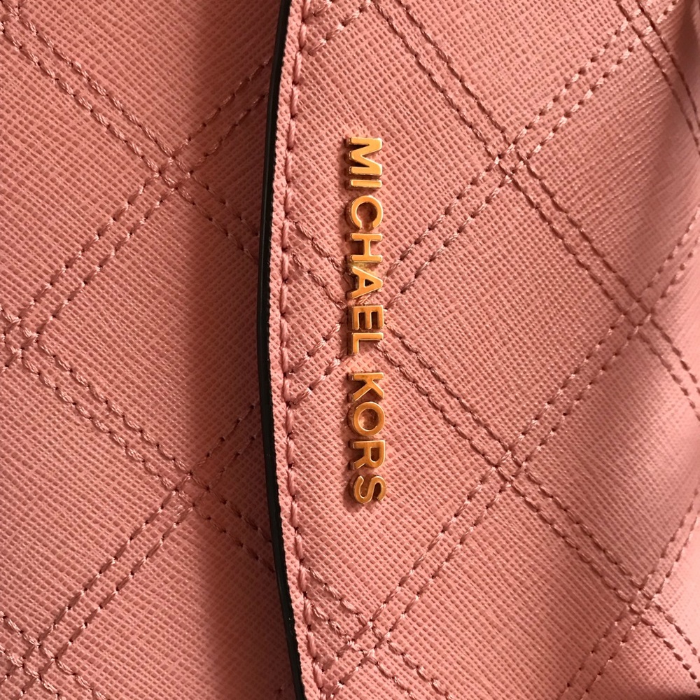 Mk Purse - Picture 3 of 6